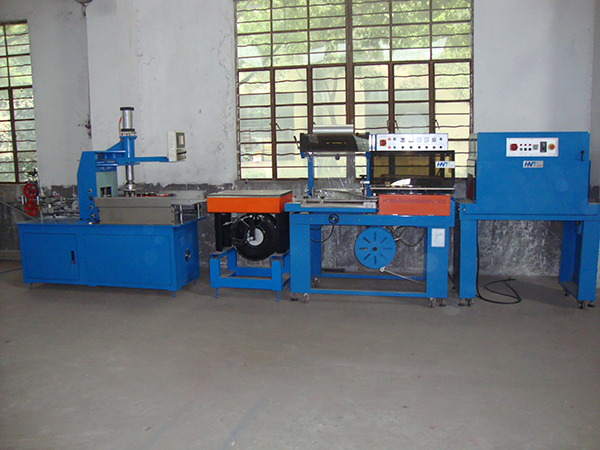 Automatisk Coil Strapping Packing Line (Fuldt forseglet)